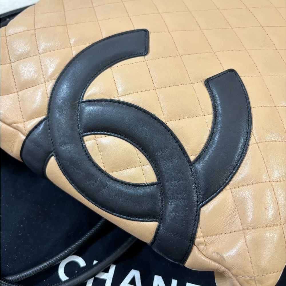 ๐ Chanel CC Cambon line Crossbody bag - Picture 5 of 13